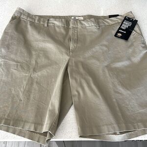 NWT Dickies Perfect Shape Bermuda Shorts Straight 24 Khaki Neutral Modest Safari